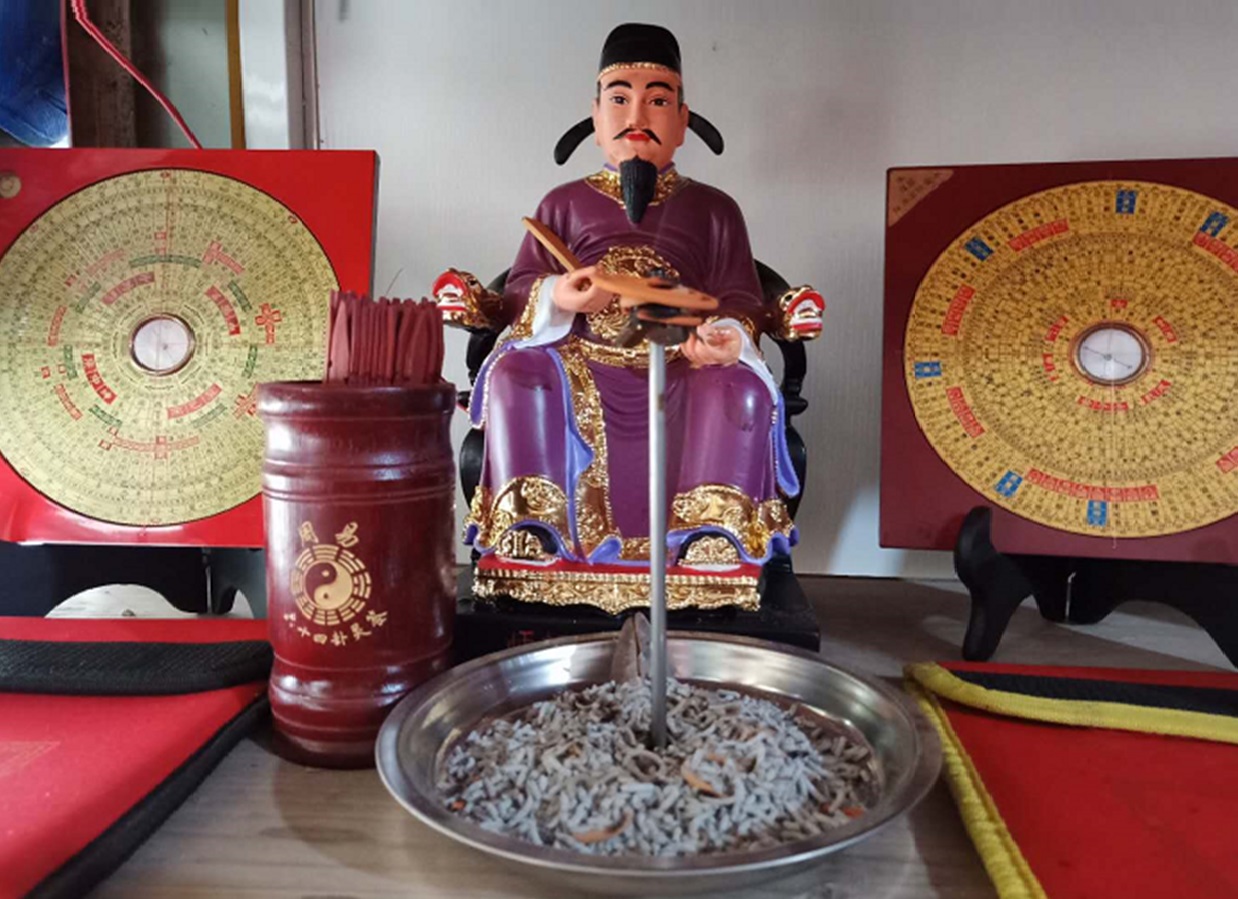 duong-cong-duong-quan-tung-to-su-楊-筠-松